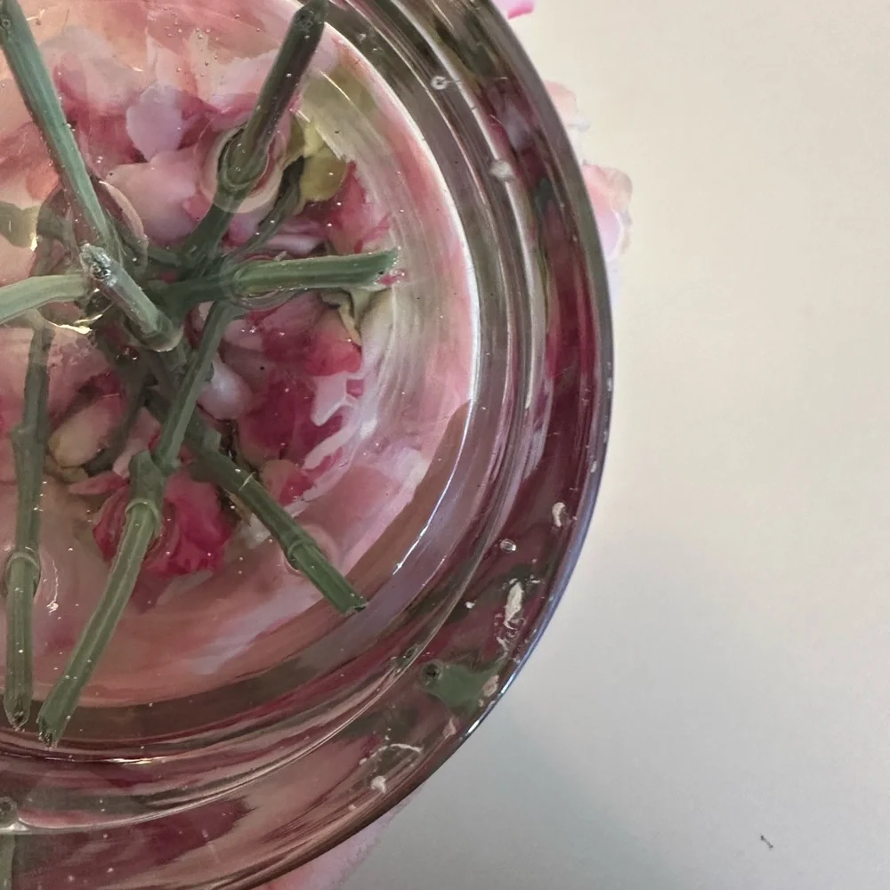 FAUX PINK PEONIES IN GLASS VASE‎